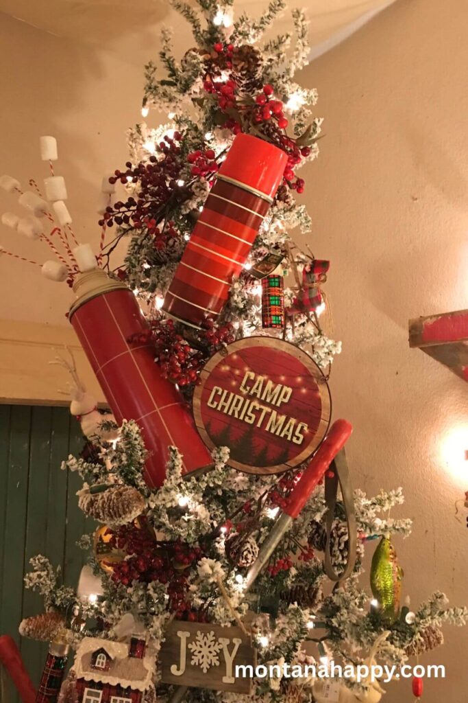 Creative Rustic Christmas Decorating Ideas - Camp Christmas Tree