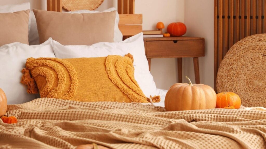 Fall Aesthetic Ideas - Photo of a Fall Bedroom