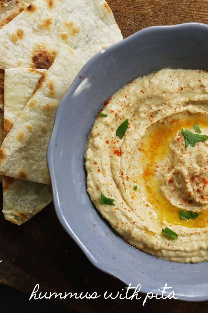 What to Eat with Hummus - Hummus with Pita Bread