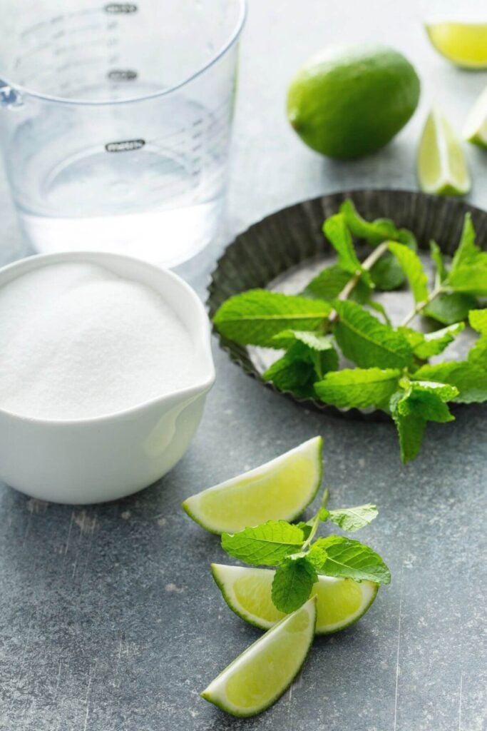 What to do with Mint Leaves - Photo of Making Mint Simple Syrup