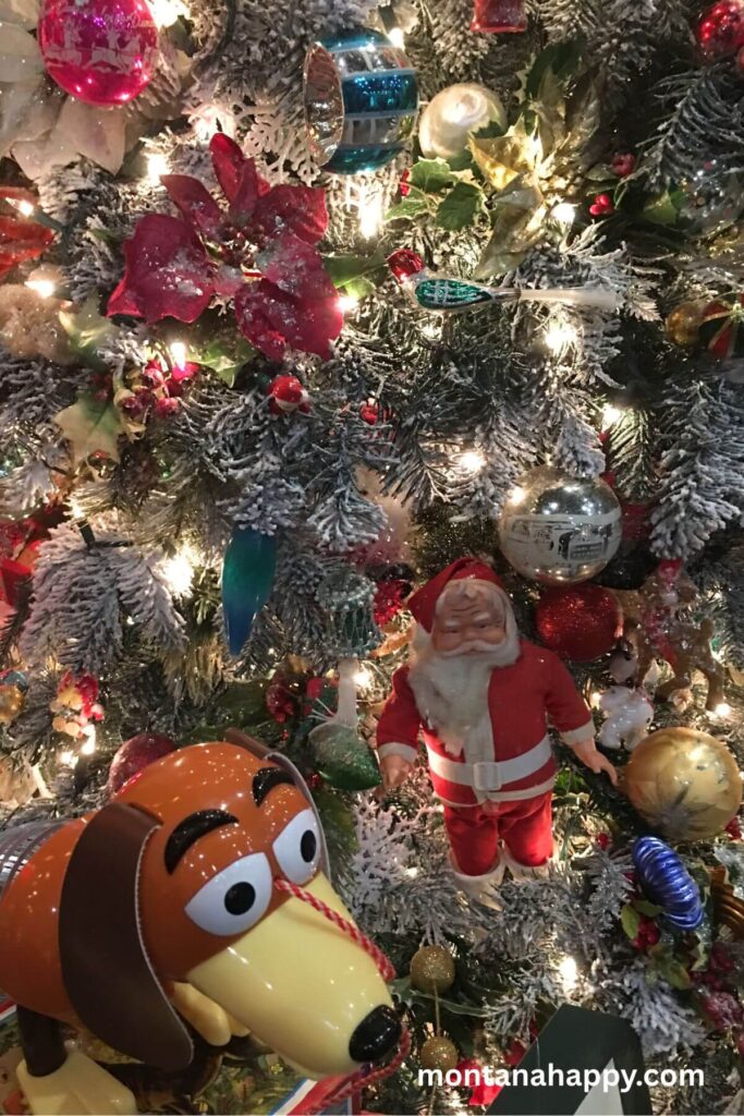 Vintage Christmas Decor Ideas - Photo of Vintage Children's Toy Christmas Tree