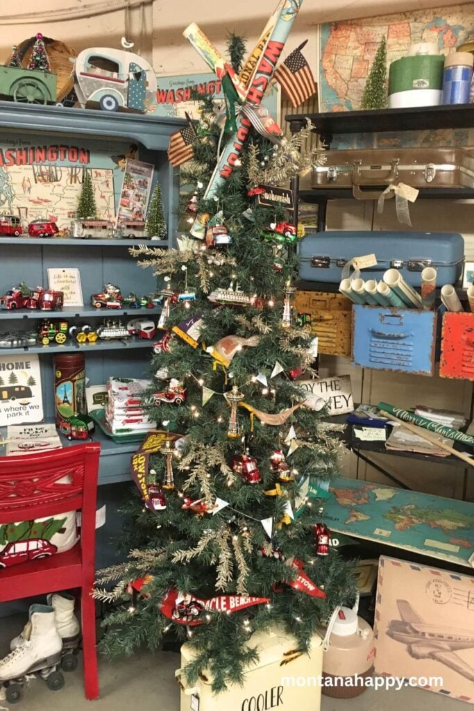 Vintage Christmas Tree Ideas - Photo of Map and Adventure Christmas Tree