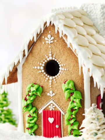 The BEST Gingerbread House Ideas Montana Happy