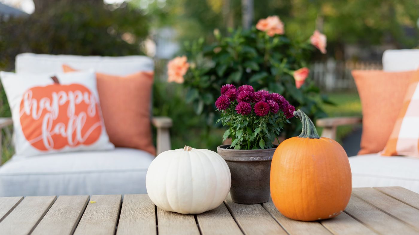 Fall Patio Setting Fall Garden Ideas: Achieve a Stunning Seasonal Look | Montana Happy