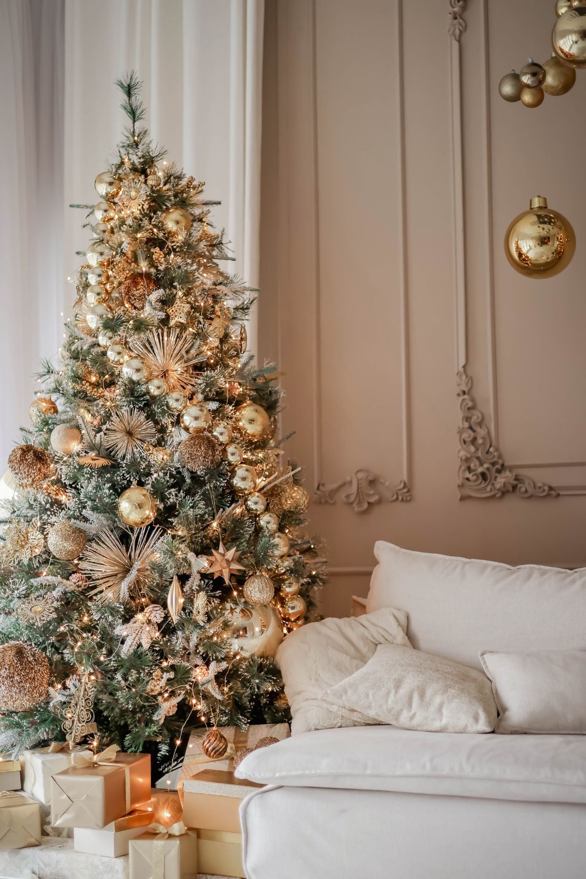 Beautifully Decorated Christmas Trees You'll LOVE!! | Montana Happy