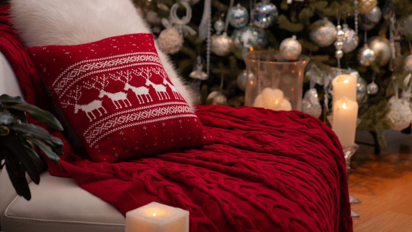 The BEST Scandinavian Christmas Decor Ideas | Montana Happy - Cozy Scandinavian Christmas Decor Ideas