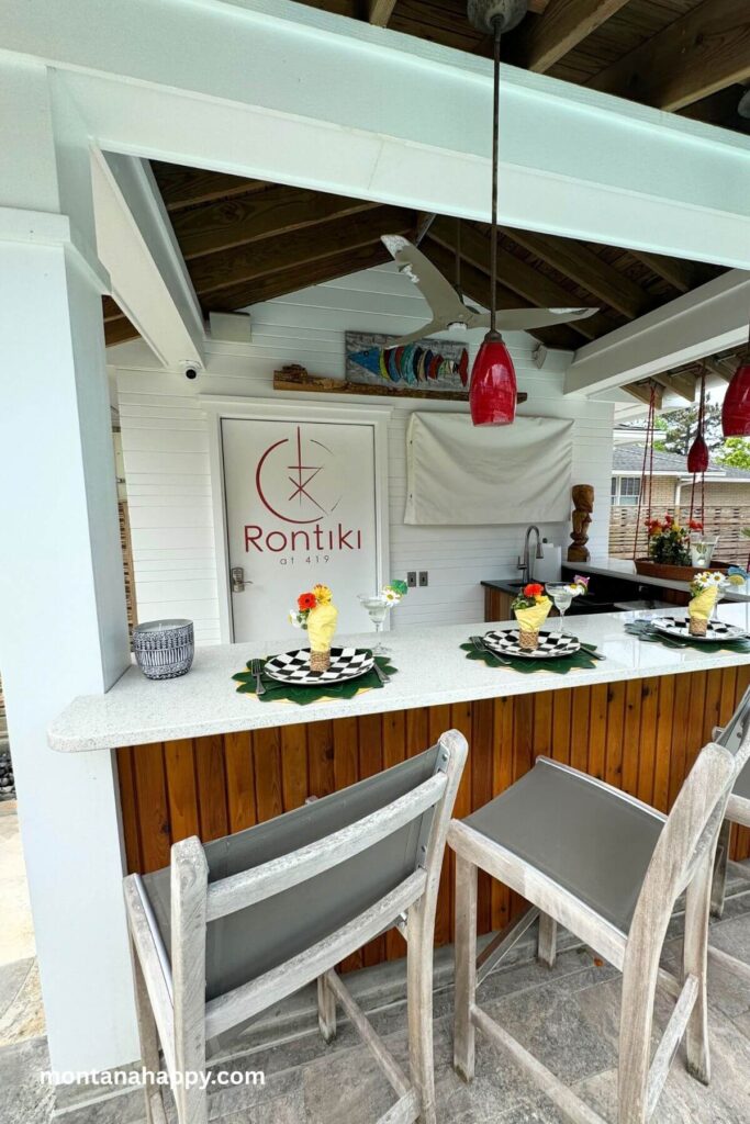 Design Elements of a Cocktail Garden * Photo of a Tiki Bar 