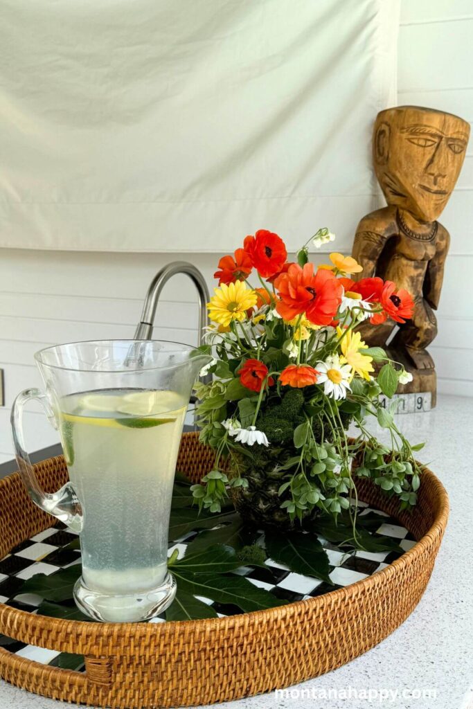 Designing Tips for a Cocktail Garden Bar * Tiki Themed Bar 