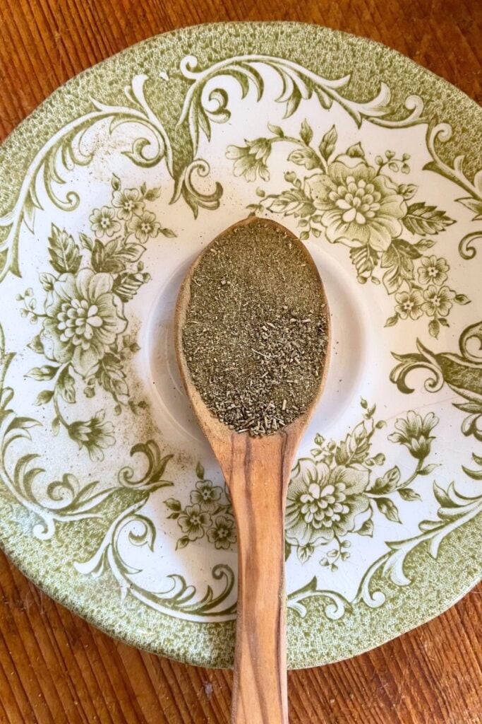 The Best Seasoning Mixes - Homemade Poultry Seasoning Recipe 