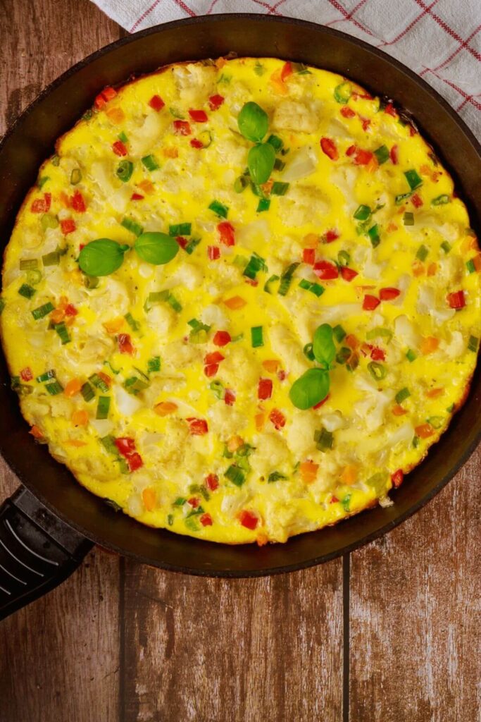 What to do with Basil Leaves - Photo of Basil, Red Pepper, Green Onion Omelette